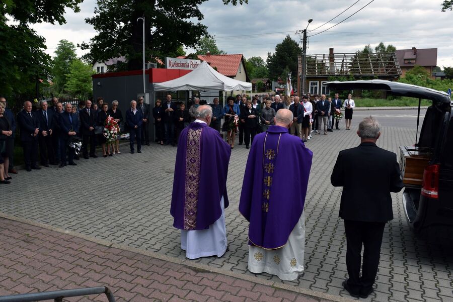 Uroczystości pogrzebowe rodziny Książków. Fot. Żaneta Wierzgacz (IPN)