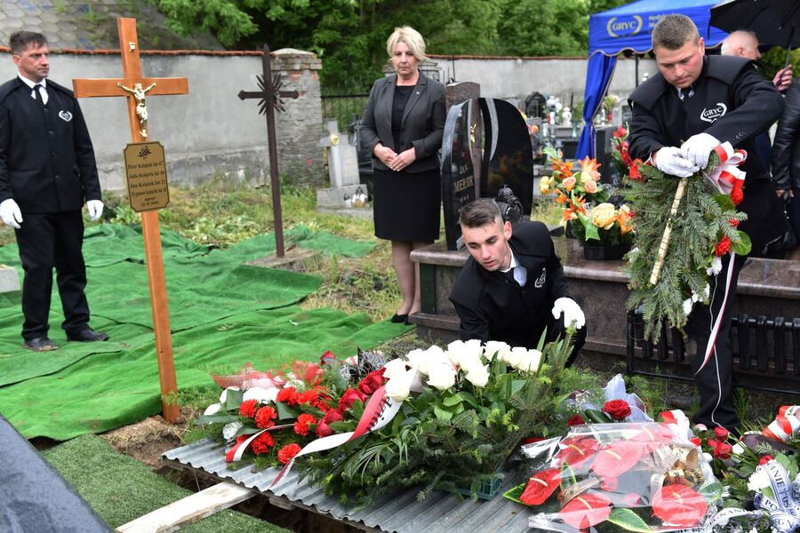 Uroczystości pogrzebowe rodziny Książków. Fot. Żaneta Wierzgacz (IPN)