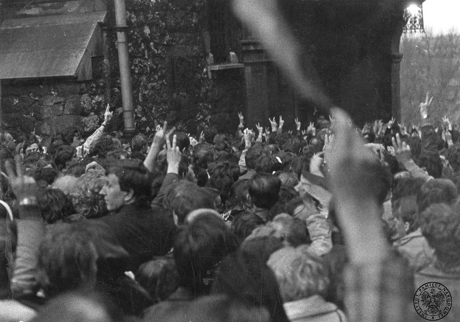Demonstracje opozycji antykomunistycznej w dniu 3 maja 1982 w Krakowie