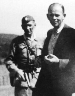 Od lewej: por. Wincenty Horodyński-Kościesza, ppor. Zbigniew Konopka-Łosoś, Archiwum Dariusza Dyląga, sygn. 2201.III.12.1944