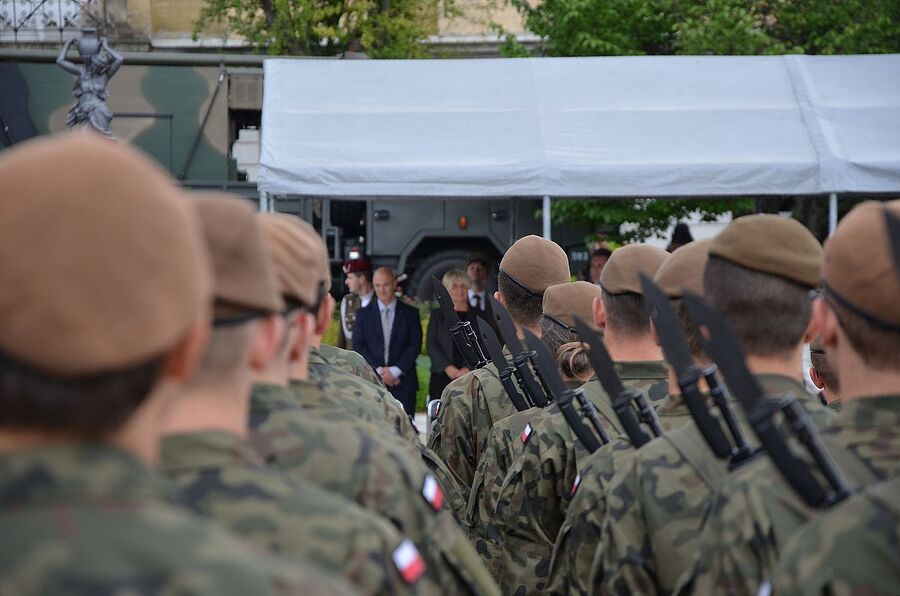 Wojskowe uroczystości w Myślenicach. Fot. Janusz Ślęzak (IPN)
