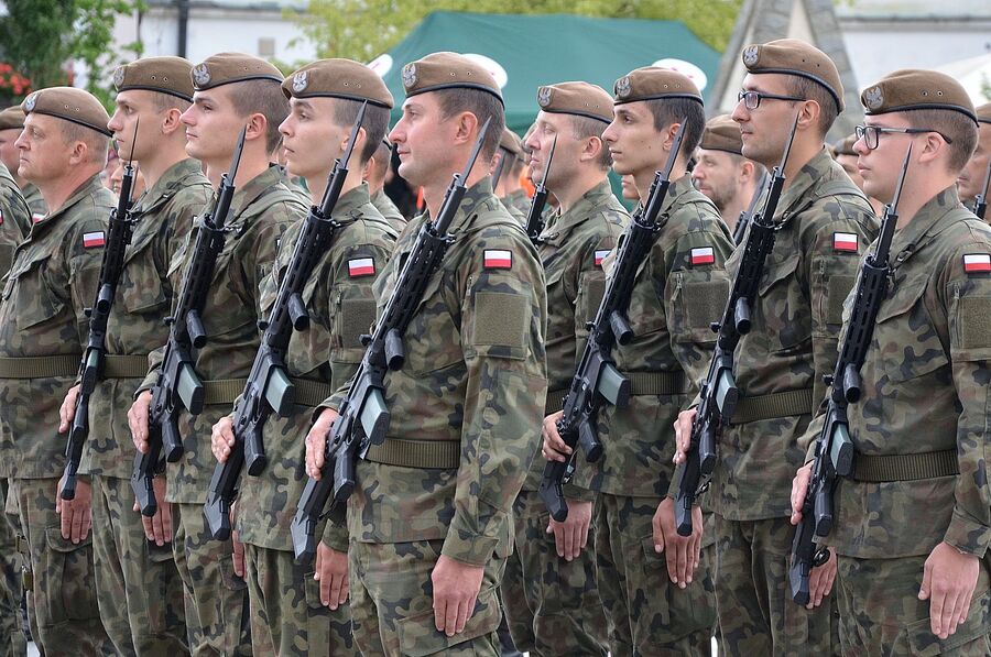 Wojskowe uroczystości w Myślenicach. Fot. Janusz Ślęzak (IPN)