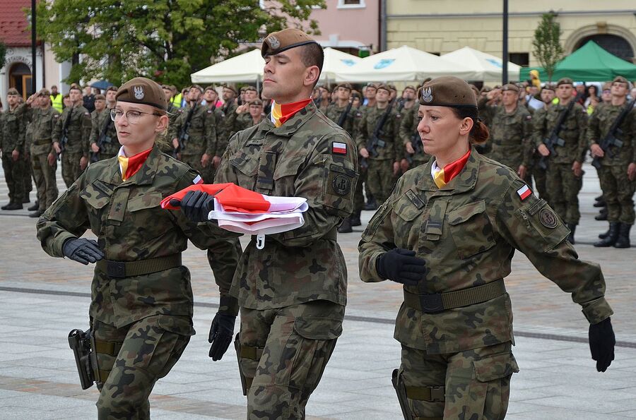 Wojskowe uroczystości w Myślenicach. Fot. Janusz Ślęzak (IPN)