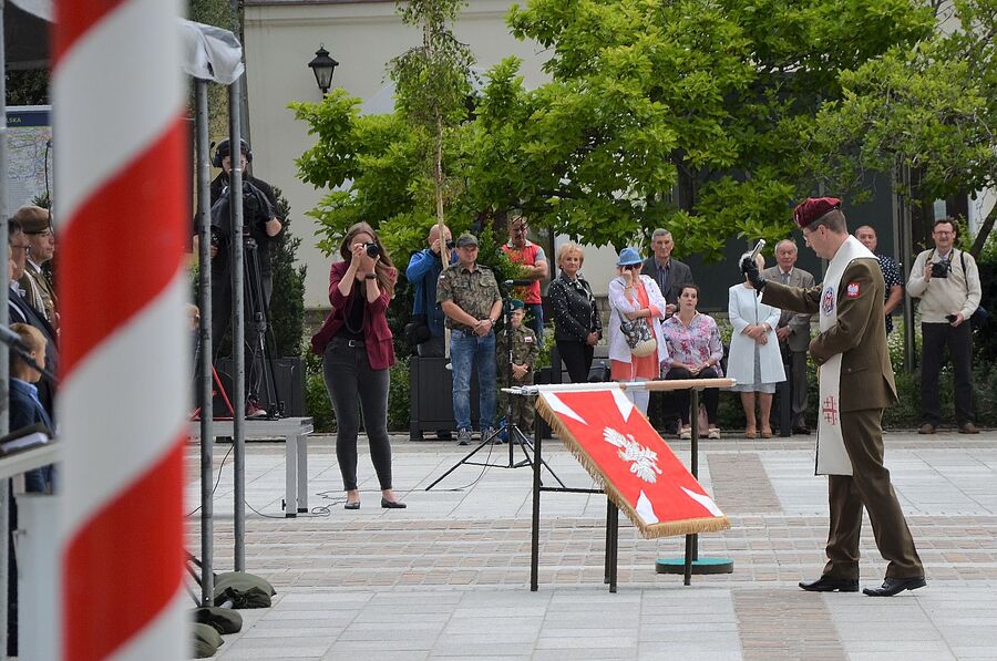 Wojskowe uroczystości w Myślenicach. Fot. Janusz Ślęzak (IPN)