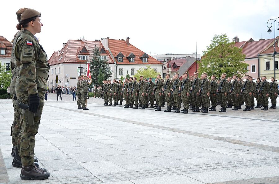 Wojskowe uroczystości w Myślenicach. Fot. Janusz Ślęzak (IPN)