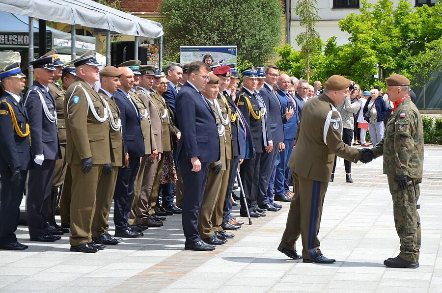 Wojskowe uroczystości w Myślenicach. Fot. Janusz Ślęzak (IPN)