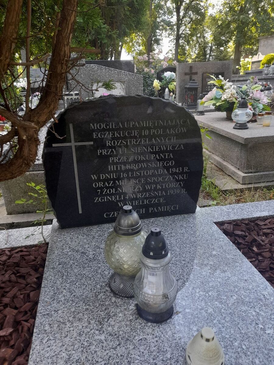 Grób po remoncie. Fot. IPN