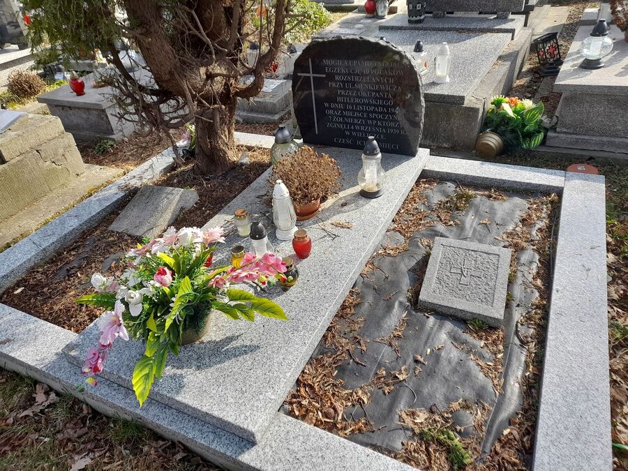 Grób przed remontem. Fot. IPN