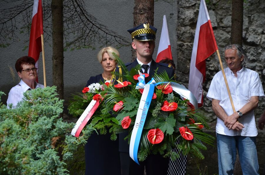Uroczystość w dawnym niemieckim obozie pracy „Liban”. Fot. Janusz Ślęzak (IPN)