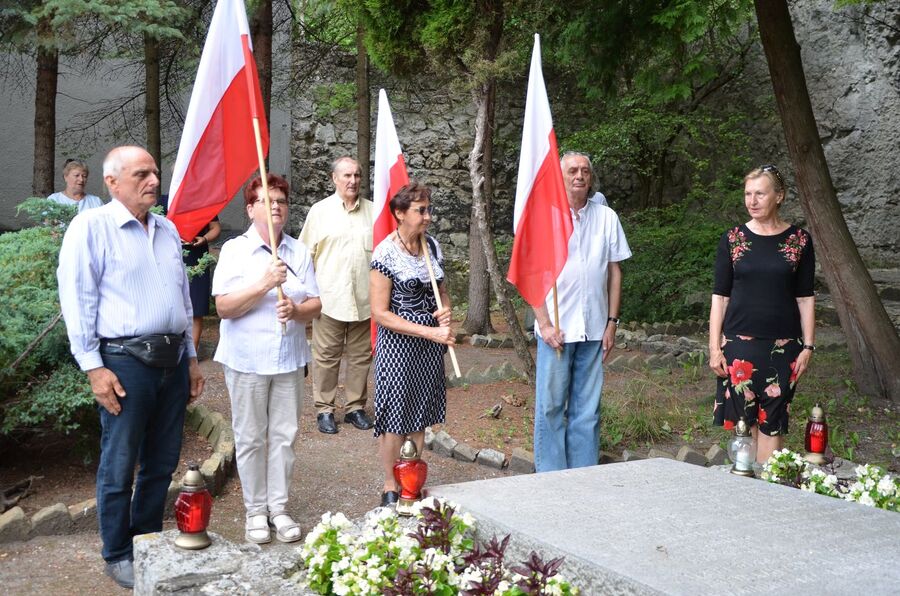 Uroczystość w dawnym niemieckim obozie pracy „Liban”. Fot. Janusz Ślęzak (IPN)