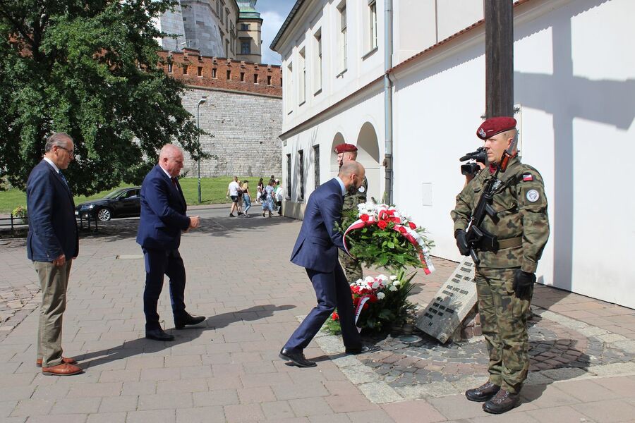 Uczciliśmy pamięć ofiar operacji polskiej NKWD. Fot. Barbara Gorajczyk (IPN)