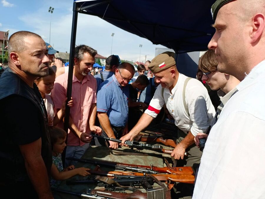 Piknik historyczny w Woli Rzędzińskiej. Fot. Michał Masłowski (IPN)