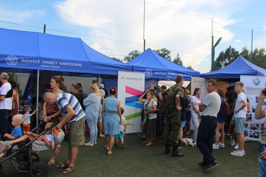 Piknik historyczny w Woli Rzędzińskiej. Fot. Michał Masłowski (IPN)