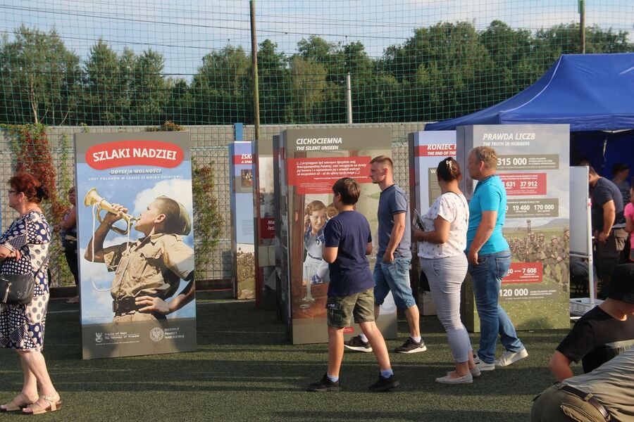 Piknik historyczny w Woli Rzędzińskiej. Fot. Michał Masłowski (IPN)