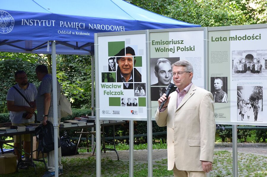 Wystawa o prof. Wacławie Felczaku na Plantach. Fot. Janusz Ślęzak (IPN)