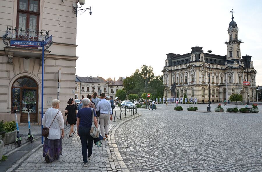 W Nowym Sączu uczczono pamięć żydowskiej społeczności miasta. Fot. Janusz Ślęzak (IPN)