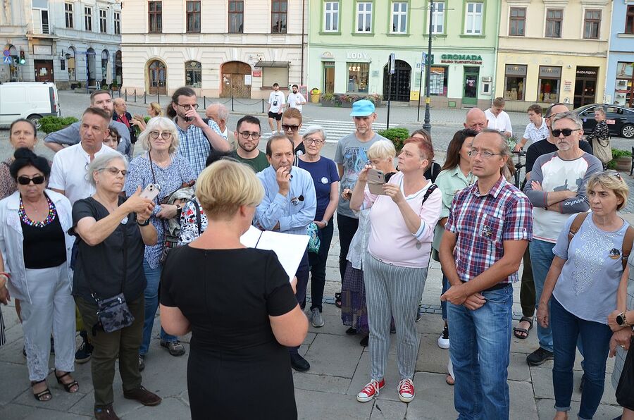 W Nowym Sączu uczczono pamięć żydowskiej społeczności miasta. Fot. Janusz Ślęzak (IPN)