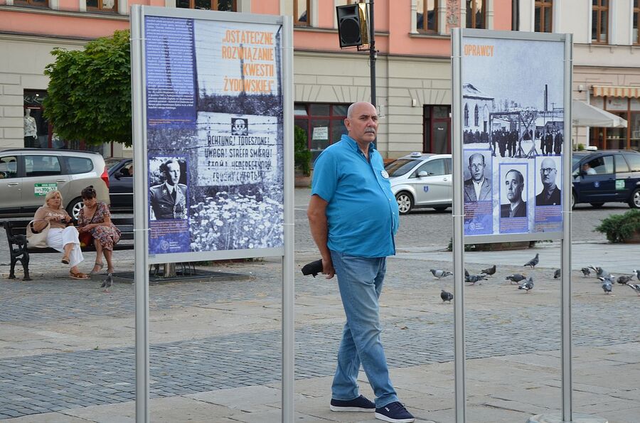 W Nowym Sączu uczczono pamięć żydowskiej społeczności miasta. Fot. Janusz Ślęzak (IPN)
