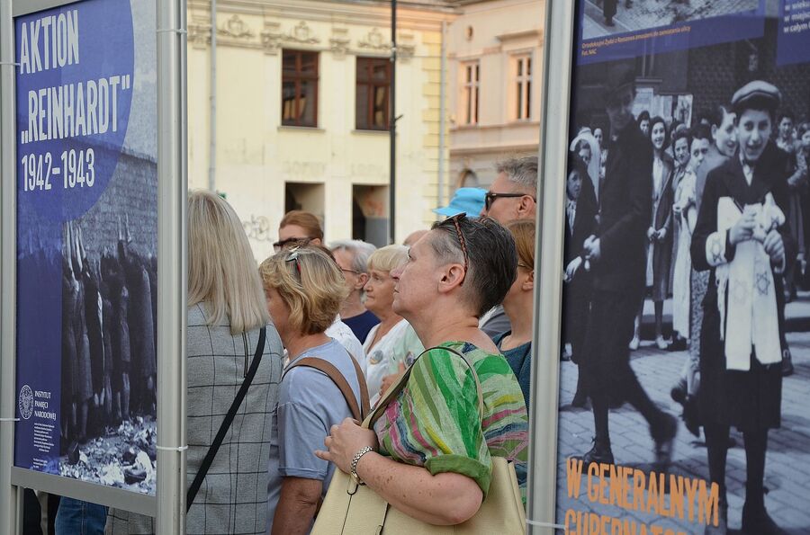 W Nowym Sączu uczczono pamięć żydowskiej społeczności miasta. Fot. Janusz Ślęzak (IPN)