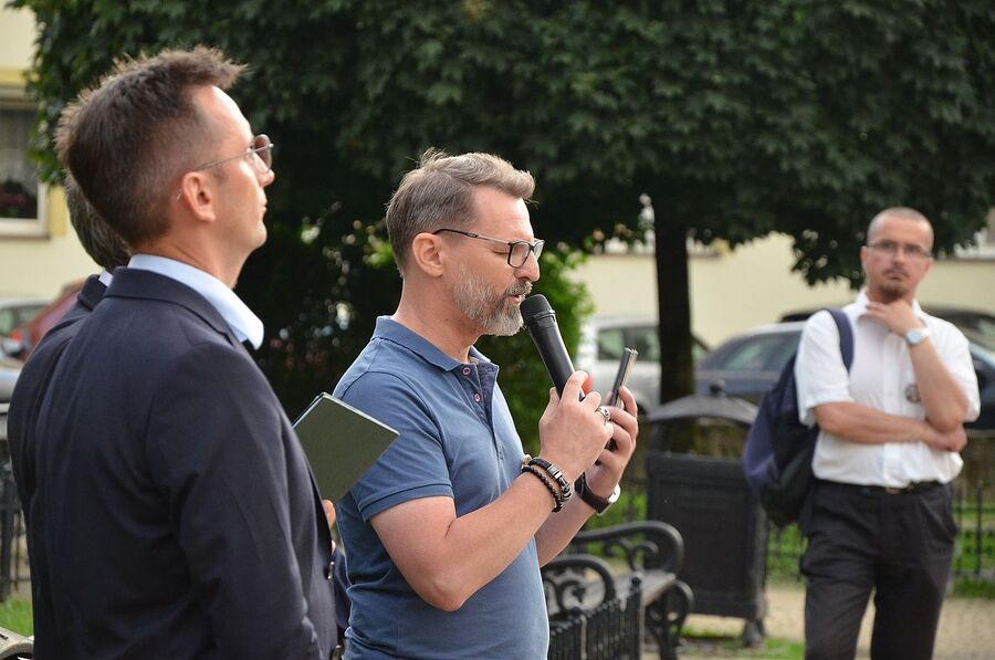 W Nowym Sączu uczczono pamięć żydowskiej społeczności miasta. Fot. Janusz Ślęzak (IPN)