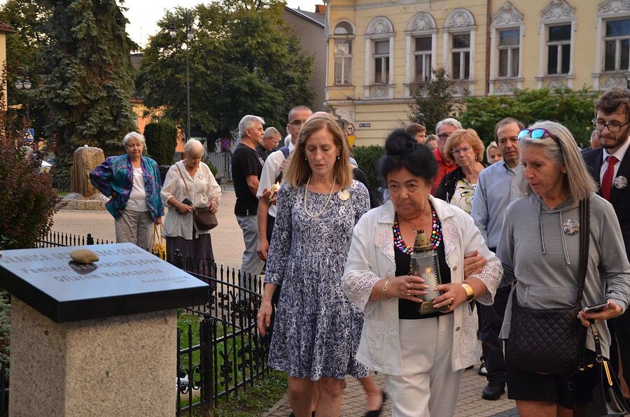 W Nowym Sączu uczczono pamięć żydowskiej społeczności miasta. Fot. Janusz Ślęzak (IPN)
