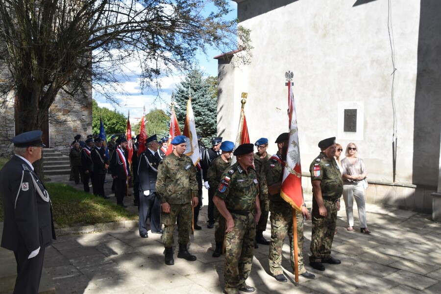 Odsłonięcie nowego pomnika nagrobnego st. sierż. Jerzego Kudasa ps. „Karaś”. Fot. IPN
