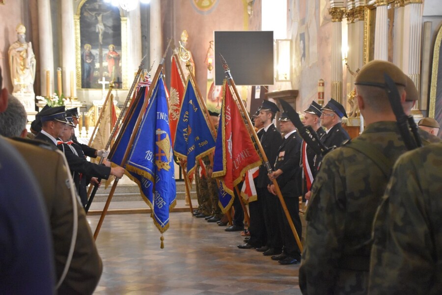 Odsłonięcie nowego pomnika nagrobnego st. sierż. Jerzego Kudasa ps. „Karaś”. Fot. IPN