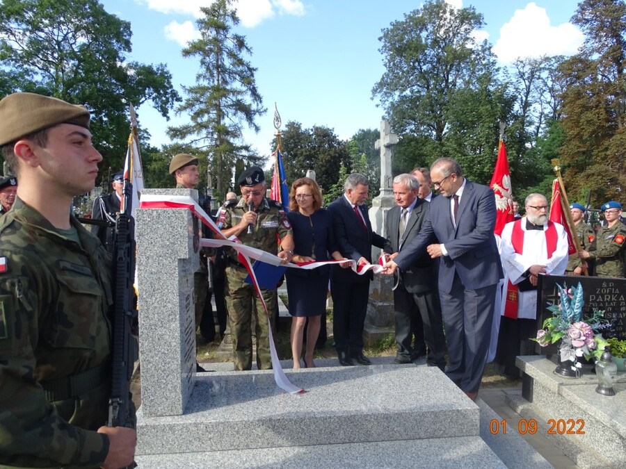 Odsłonięcie nowego pomnika nagrobnego st. sierż. Jerzego Kudasa ps. „Karaś”. Fot. IPN