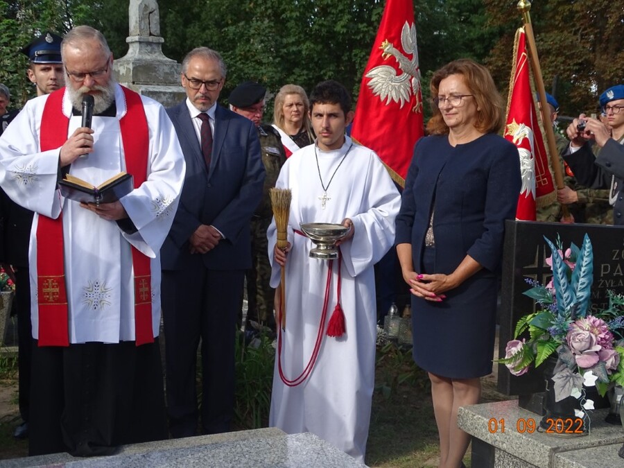Odsłonięcie nowego pomnika nagrobnego st. sierż. Jerzego Kudasa ps. „Karaś”. Fot. IPN