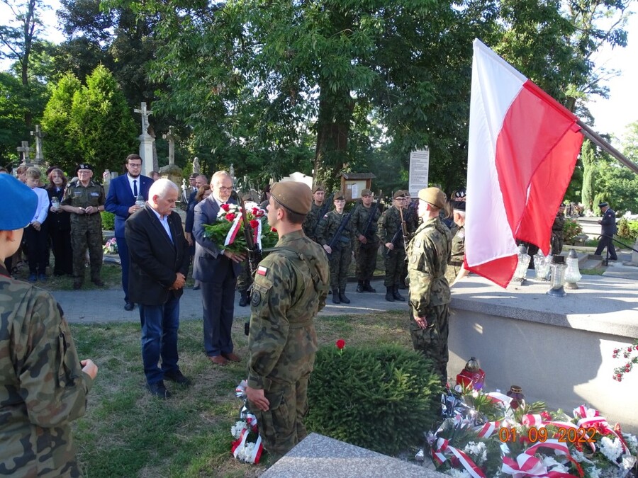 Odsłonięcie nowego pomnika nagrobnego st. sierż. Jerzego Kudasa ps. „Karaś”. Fot. IPN