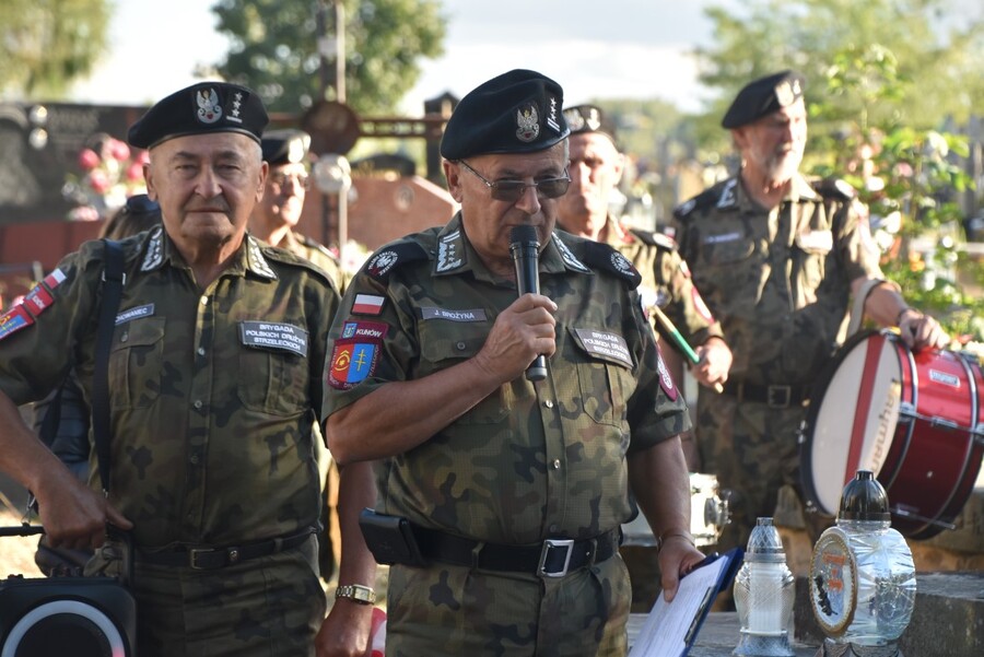 Odsłonięcie nowego pomnika nagrobnego st. sierż. Jerzego Kudasa ps. „Karaś”. Fot. IPN