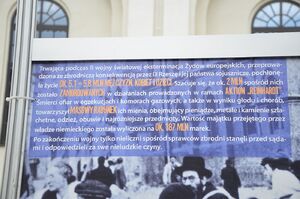 W Dąbrowie Tarnowskiej uczczono pamięć żydowskiej społeczności miasta. Fot. Janusz Ślęzak (IPN)