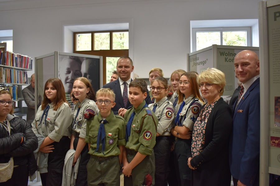 Końskie. Wernisaż wystawy „Waldemar Szwiec »Robot«”. Fot. Katarzyna Polit (IPN)