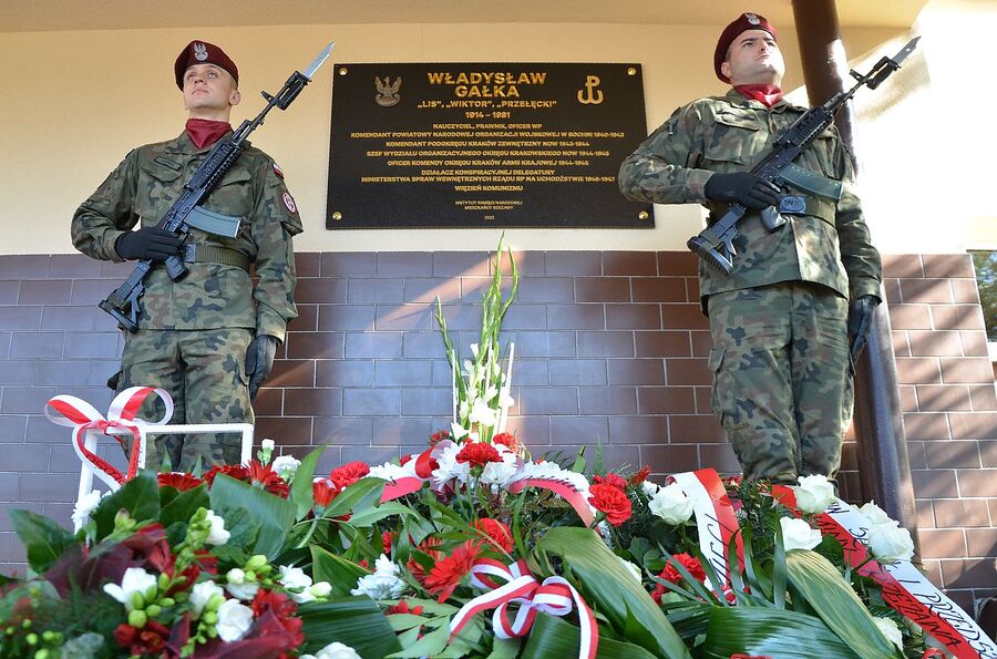 W Rzezawie upamiętniono żołnierza NOW/AK Władysława Gałkę. Fot. Janusz Ślęzak (IPN)