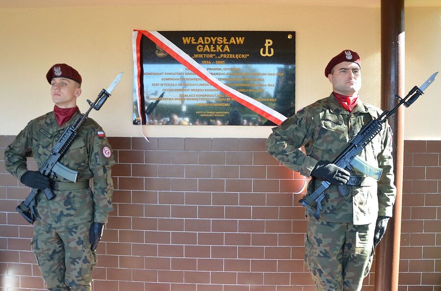 W Rzezawie upamiętniono żołnierza NOW/AK Władysława Gałkę. Fot. Janusz Ślęzak (IPN)