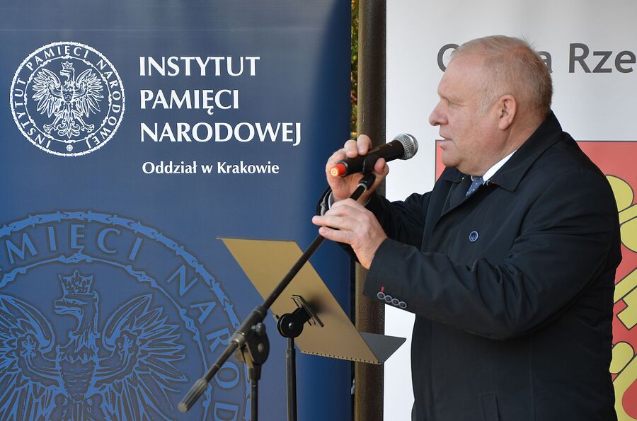 W Rzezawie upamiętniono żołnierza NOW/AK Władysława Gałkę. Fot. Janusz Ślęzak (IPN)