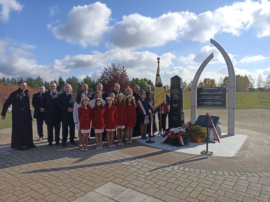 W Zabawie pod Tarnowem upamiętniono organizatorów tajnego nauczania. Fot. IPN