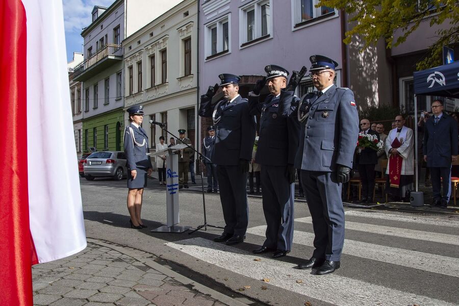 Na murze więzienia w Nowym Sączu upamiętniono działaczy niepodległościowych. Fot. Agnieszka Masłowska (IPN)