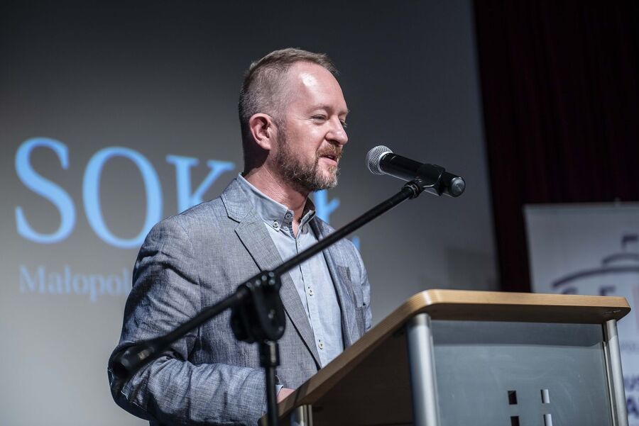 Na murze więzienia w Nowym Sączu upamiętniono działaczy niepodległościowych. Fot. Agnieszka Masłowska (IPN)