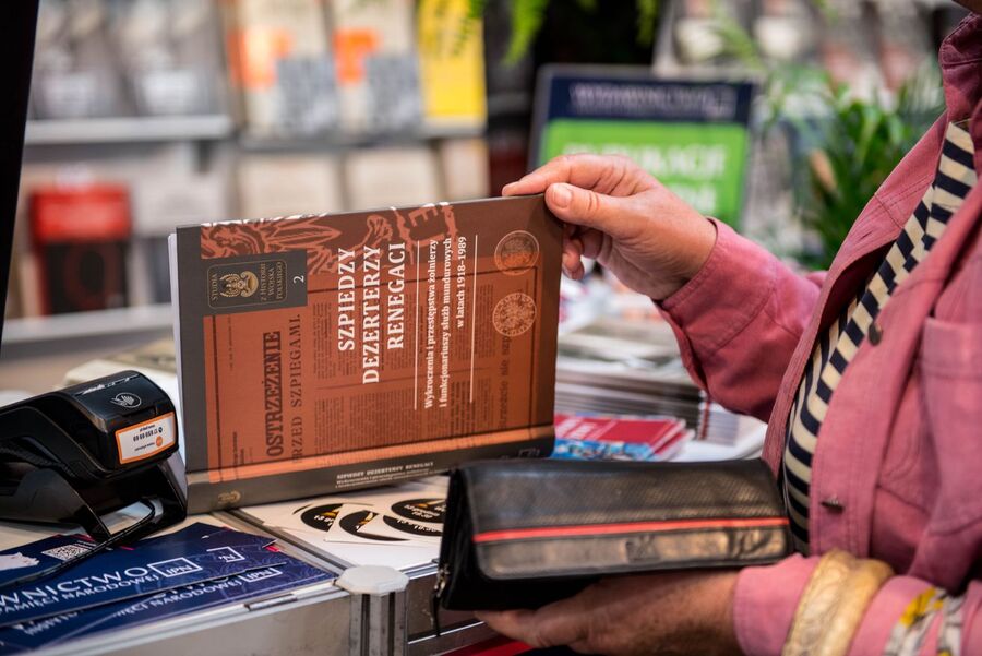 Wydawnictwo IPN na Targach Książki w Krakowie. Fot. Agnieszka Masłowska (IPN)