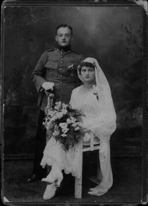 Fotografia ślubna Stanisława i Heleny Guńkiewiczów, Lubartów 1920 r.