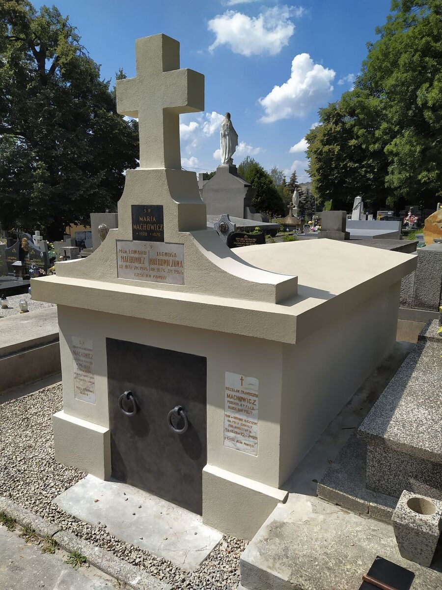 Grób po remoncie. Fot. IPN