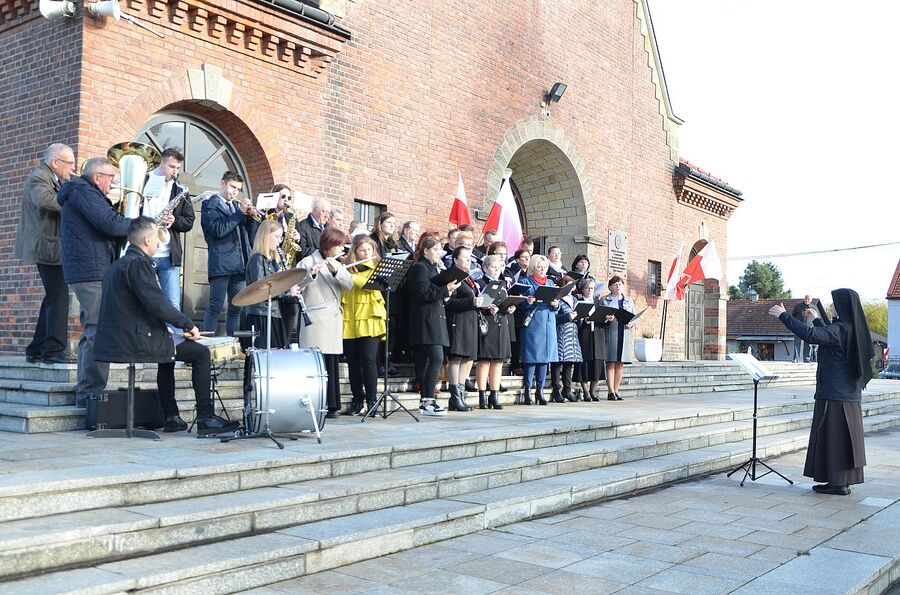 Święto Niepodległości w Pierzchowie i Niegowici. Fot. Janusz Ślęzak (IPN)