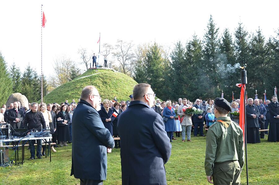 Święto Niepodległości w Pierzchowie i Niegowici. Fot. Janusz Ślęzak (IPN)