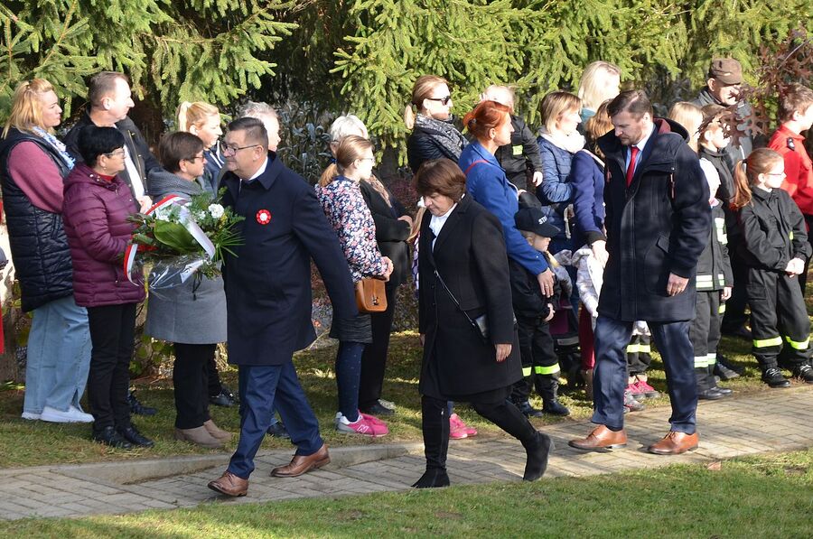Święto Niepodległości w Pierzchowie i Niegowici. Fot. Janusz Ślęzak (IPN)