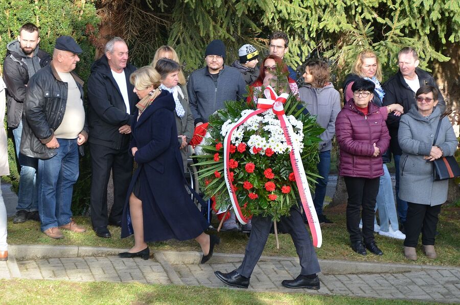 Święto Niepodległości w Pierzchowie i Niegowici. Fot. Janusz Ślęzak (IPN)