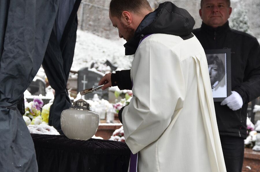 Ostatnie pożegnanie Elżbiety Morawiec. Fot. Janusz Ślęzak (IPN)