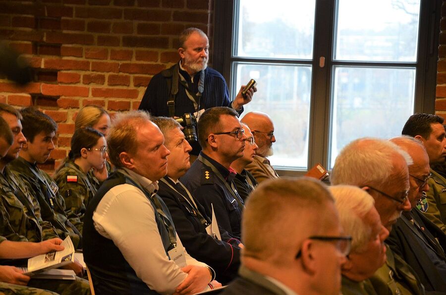 Kraków. Konferencja w 81. rocznicę śmierci marsz. Edwarda Śmigłego-Rydza. Fot. Janusz Ślęzak (IPN)