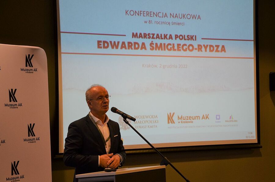 Kraków. Konferencja w 81. rocznicę śmierci marsz. Edwarda Śmigłego-Rydza. Fot. Janusz Ślęzak (IPN)