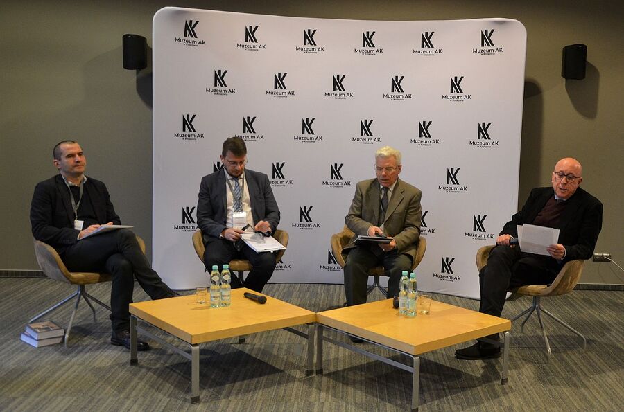 Kraków. Konferencja w 81. rocznicę śmierci marsz. Edwarda Śmigłego-Rydza. Fot. Janusz Ślęzak (IPN)